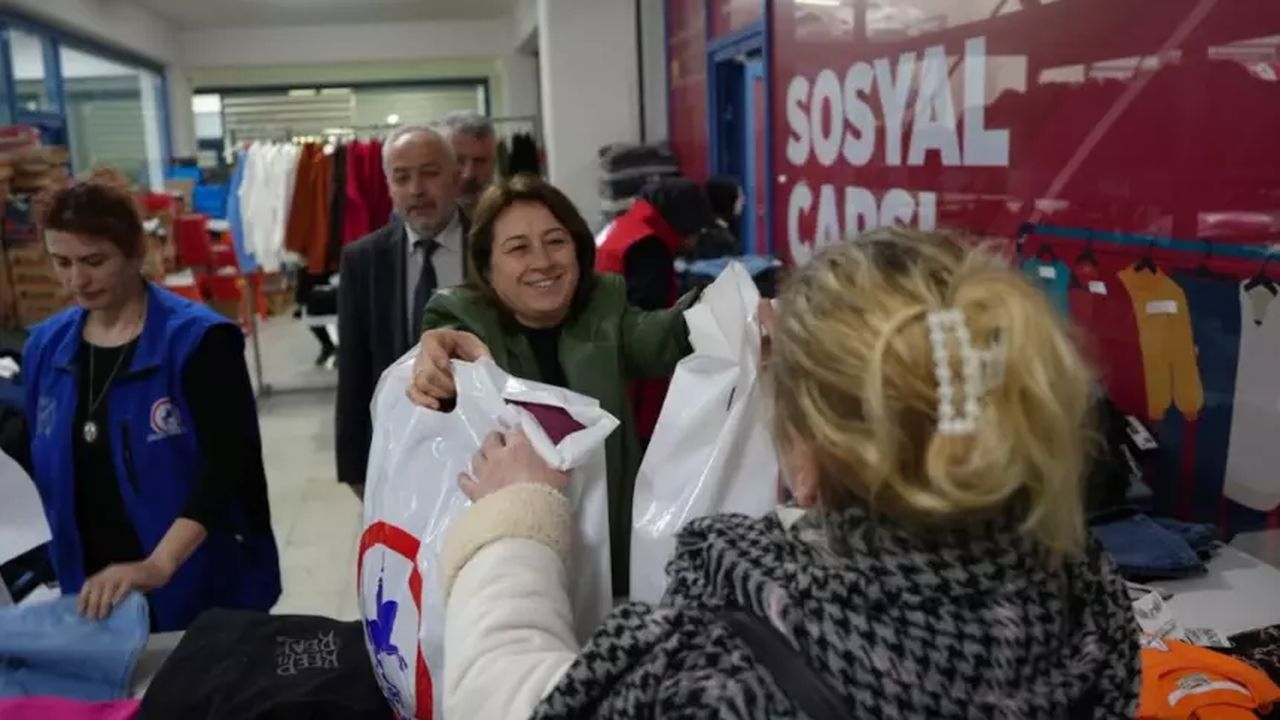 Bayram öncesi yürek ısıtan destek! 1800 çocuğa bayramlık sevinci