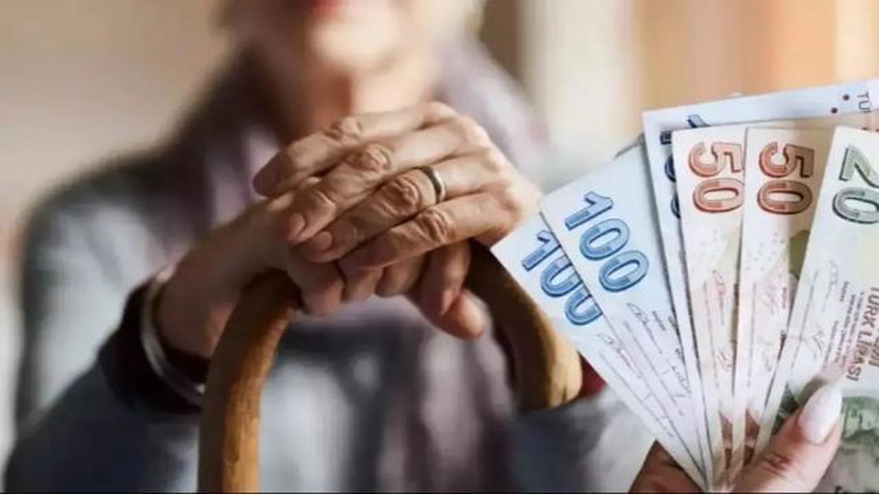 Emekliler şimdi bayram edecek! Bayram öncesi hesaplara para yağacak